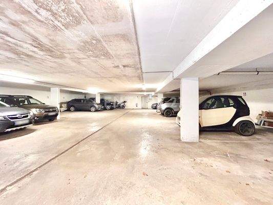 Praktischer Tiefgaragenstellplatz