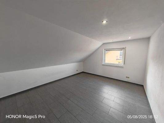 Kind Dachgechoß 1.jpg