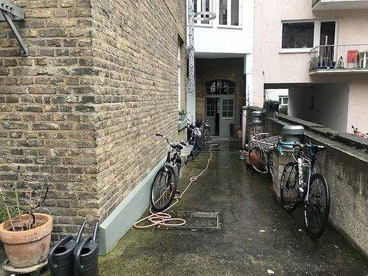 Zugang zum Hinterhaus