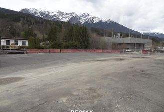 Baurechtsfläche mit Zufahrt