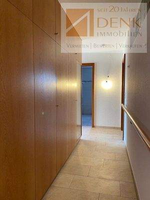 Flur mit Einbauschrank