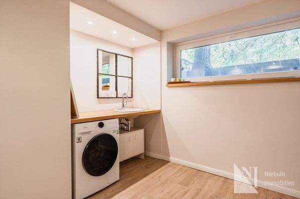 Vorraum zu den Kellerräumen