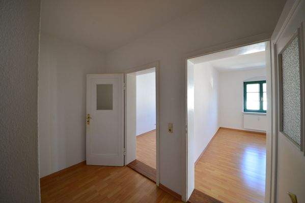 Flur mit Blick zu Schlaf- und Kinderzimmer