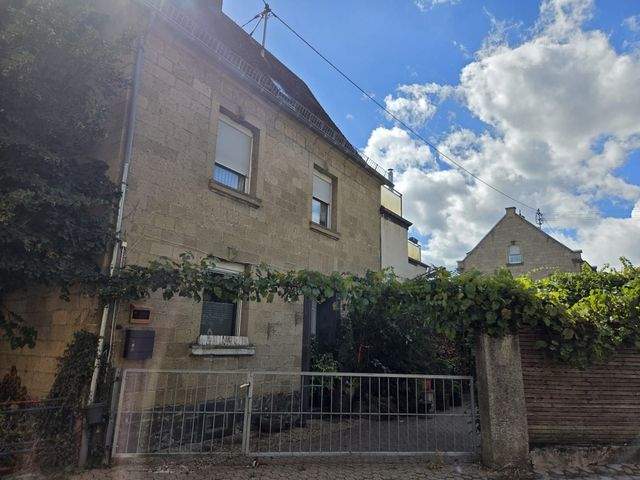 Wohnhaus + 2 Hallengeb&auml;uden in Rieden zw. Mayen u. Mendig