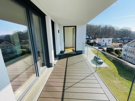 2. Balkon : Empore