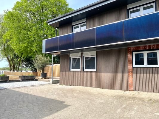 Frontansicht mit Stellplatz