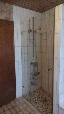 die Dusche im TL-Bad