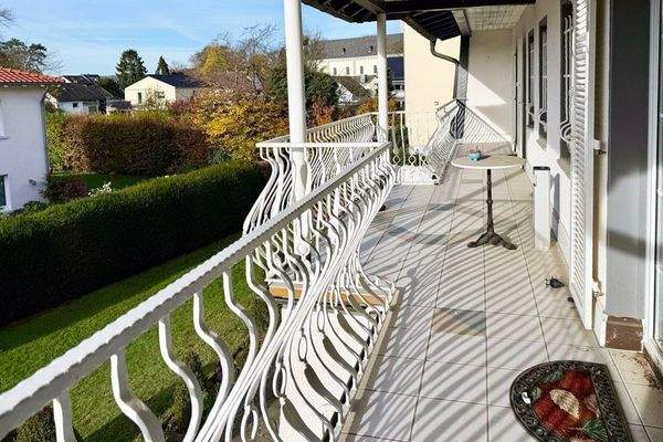 Genießen Sie die Sonne auf dem Westbalkon