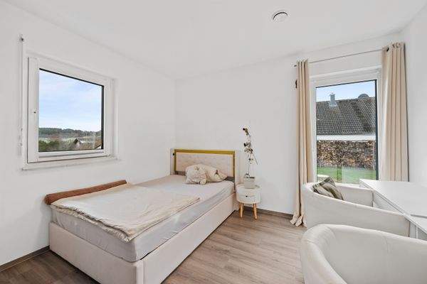 EG | Zimmer (Schlafen/Büro)