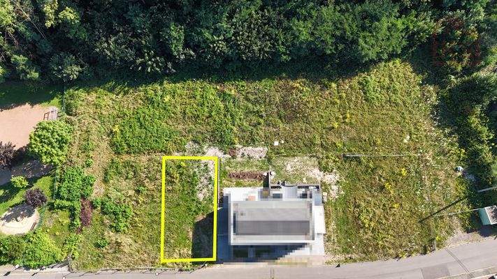 Grundstück  Luftbild DHH links 276 m²