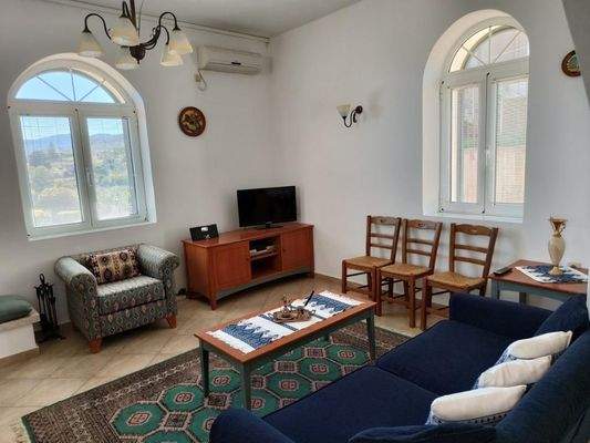 Kreta, Varipetro: Traditionelle Villa in der Nähe von Chania zu verkaufen