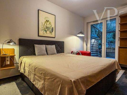 E65BFDFD-34F6-4797-B5C7-9CC16E856164