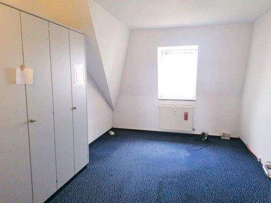 Zimmer, NEUER FUßBODEN wird verlegt