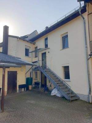 Rückansicht und Treppenaufgang (1)