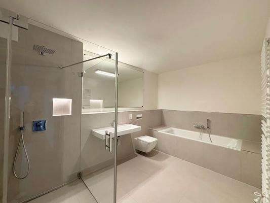 hochwertiges Badezimmer