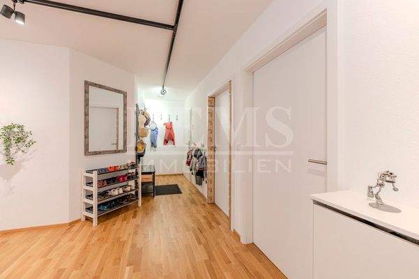 Eingangsbereich mit Garderobe