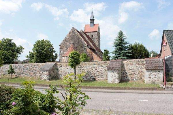 Sichtachse Kirche.JPG