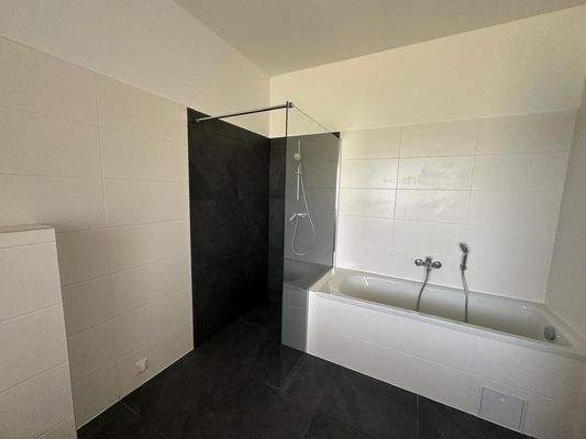 Badezimmer Ansicht 4