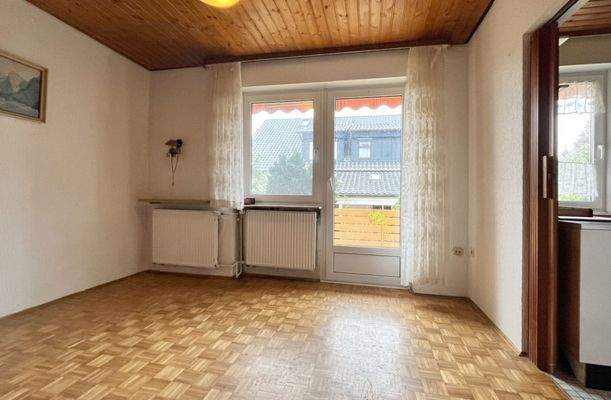 EG Esszimmer mit Zugang zum Balkon