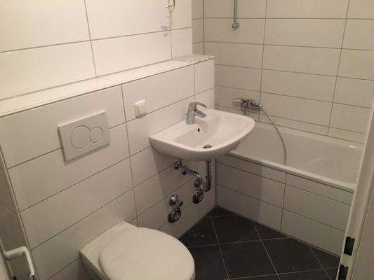 Alter Rückinger Weg 92a_Badezimmer mit Badewanne