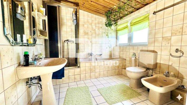 OG WE1 Bad / Wanne / Dusche