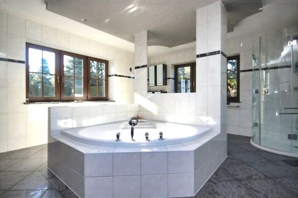 Badezimmer EG