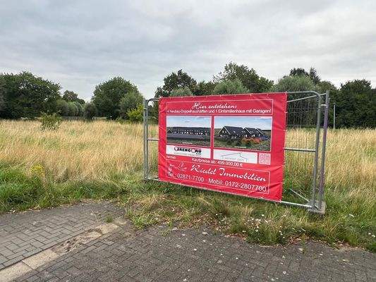 Bauschild/Grundstück