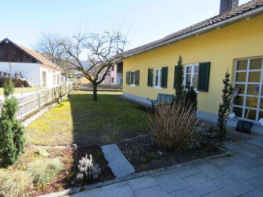 Grundstück vor dem Haus 