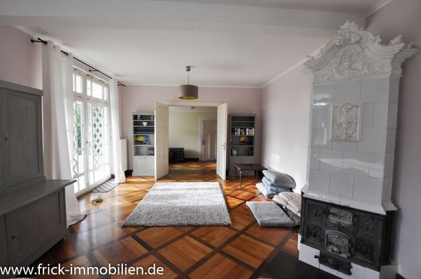 21-Wohnzimmer Vorderhaus.JPG