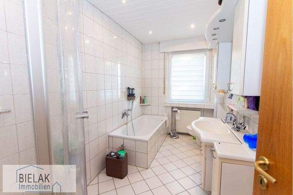 4. WHG, EG, Badezimmer