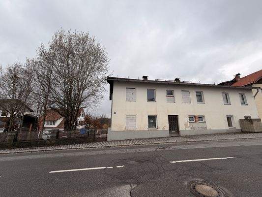 Außenansicht von der Straße aus.jpeg