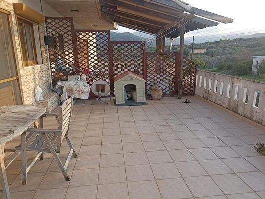 Kreta, Voukolies: Möblierte Wohnung im ersten Stock zu verkaufen