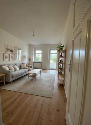 Wohnzimmer mit Balkon - (KI generiert)