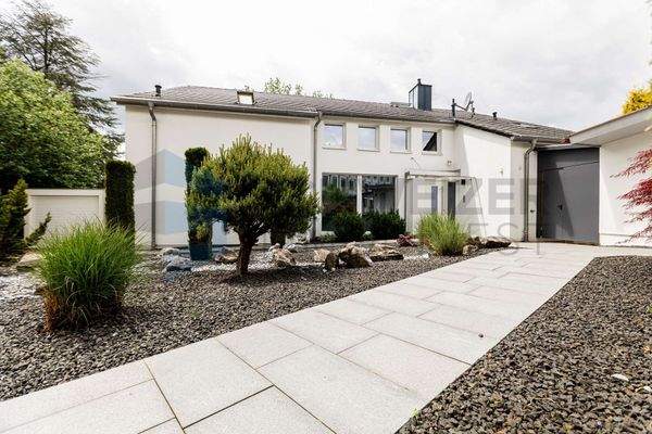 Vorgarten im asiatischen Stil