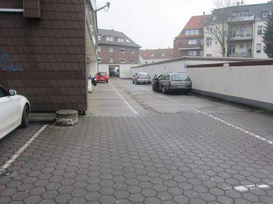 Ostenallee Parkplatz (1).JPG