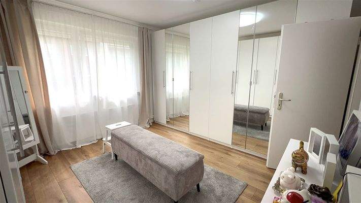 Einrichtungsbeispiel vom gr. Schlafimmer