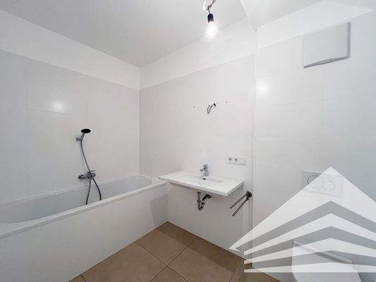 Badezimmer inkl. Wanne und WC