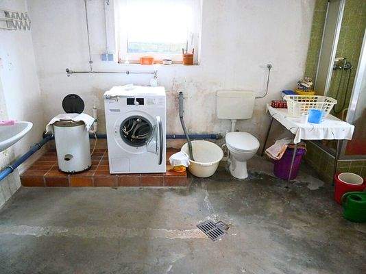 Hauswirtschaftsraum mit Heizung