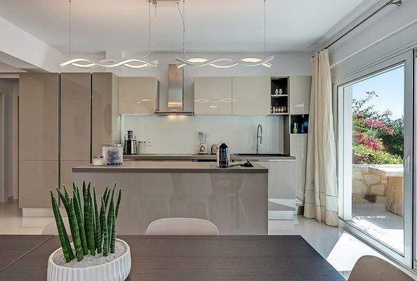 Kreta, Tersanas: Luxusvilla mit unschlagbarer Aussicht in ruhiger Lage zu verkaufen