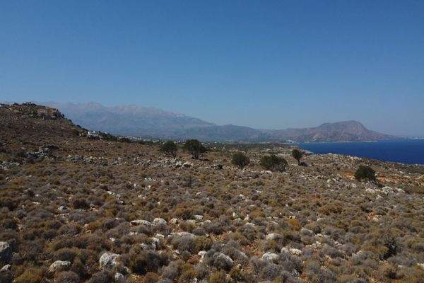 Kreta, Kokkino Chorio: Grundstück in ruhige Lage mit majestätischer Aussicht zu verkaufen