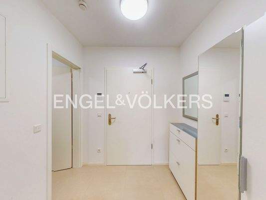 Geräumiger Eingangsbereich