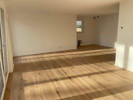 Blick Richtung Küche / Esszimmer