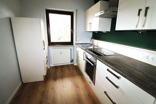 Moderne Küche mit Holzoptik