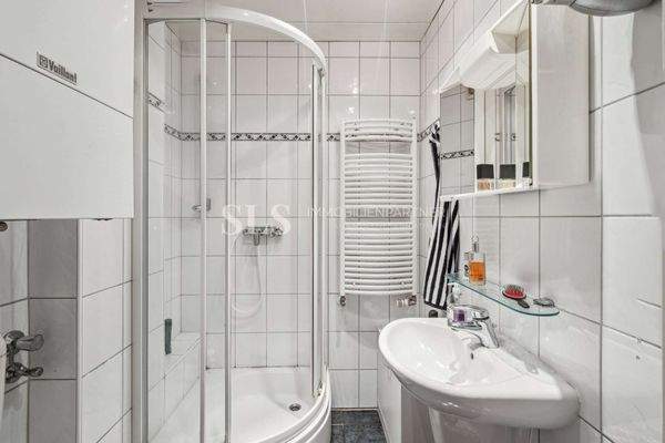 1. OG links Badezimmer