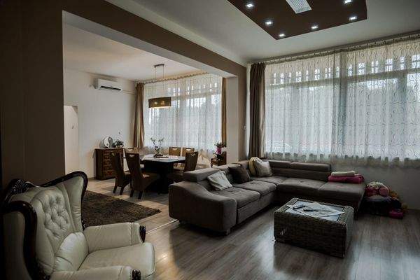 Wohnzimmer + Eßzimmer