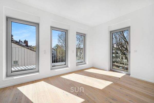 Lichtdurchflutetes Schlafzimmer