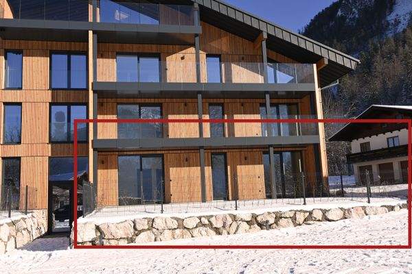 Frontansicht Wohnung und Garten