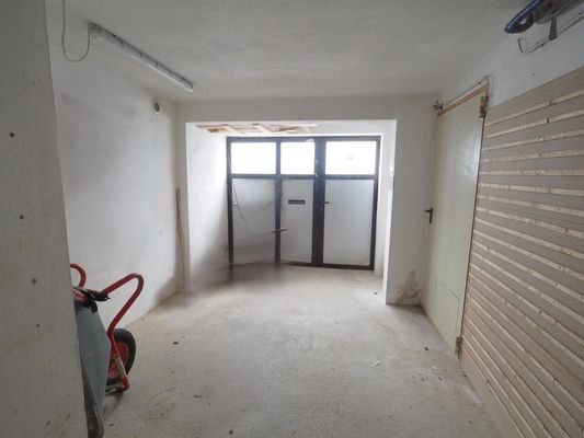 Sockelgeschoß - Garage