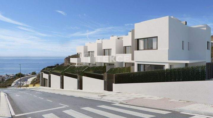 Beautiful Sea View Villas in Rincon de la Victoria Malaga