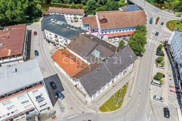 Drohnenaufnahme gesamter Gebäudekomplex West